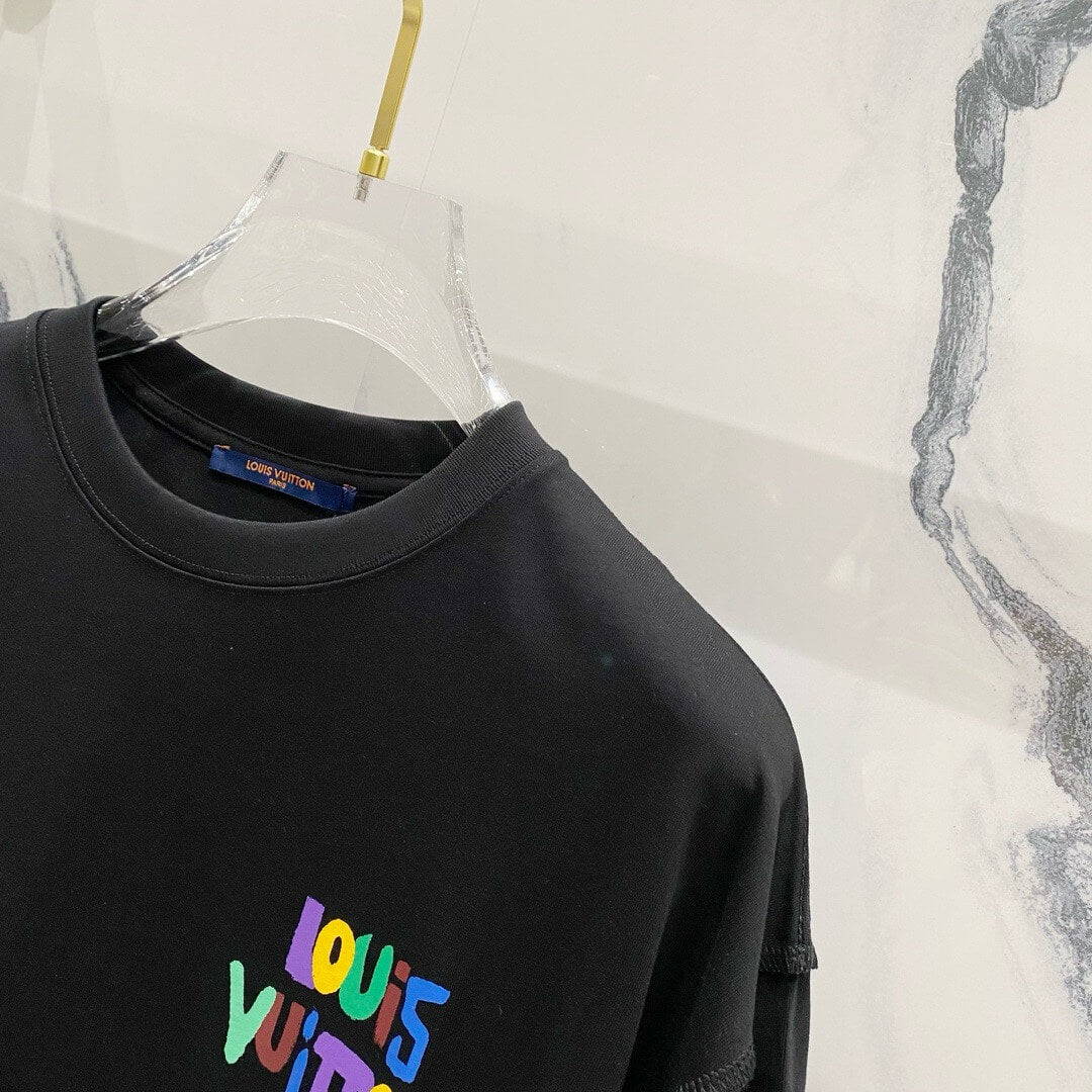 Camiseta con estampado de letras de colores