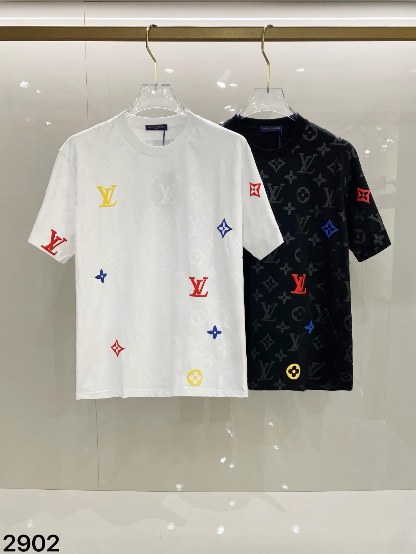 Camiseta con estampado a todo color