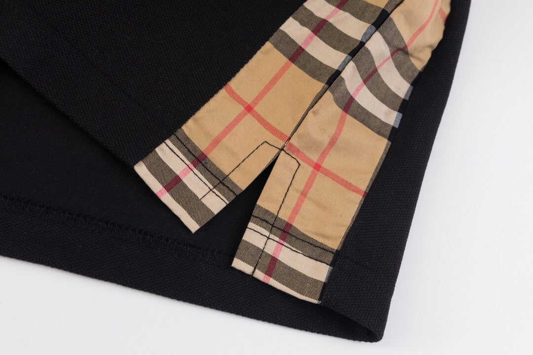 Camiseta polo con costuras de rayas marrones