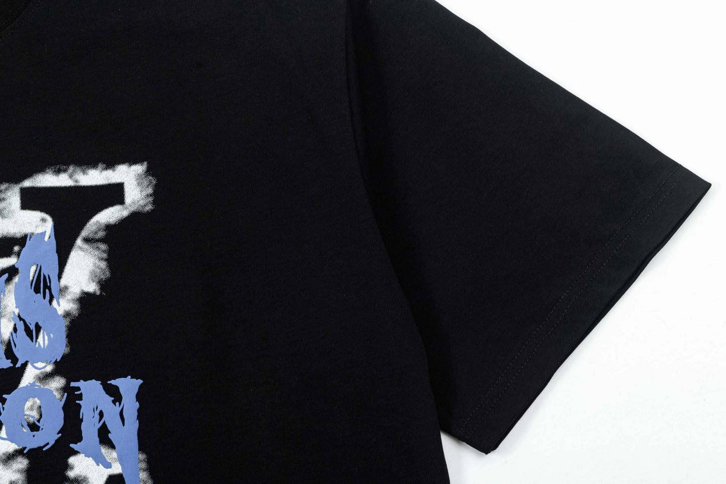 Camiseta con estampado de letras coloridas