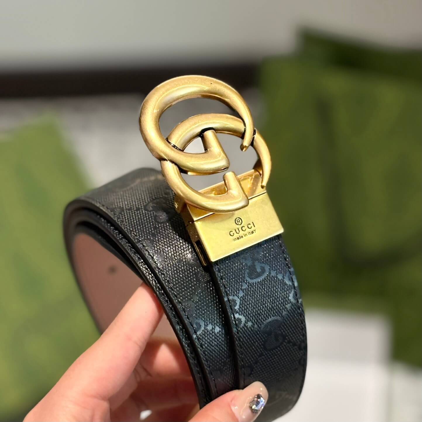 Ceinture élégante en cuir imprimé brillant sur toute la surface