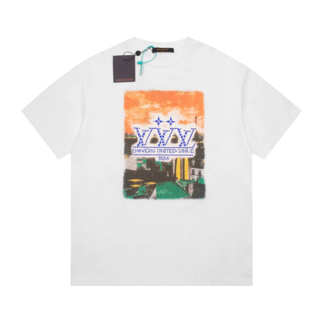 Camiseta con diseño de perforación en caliente