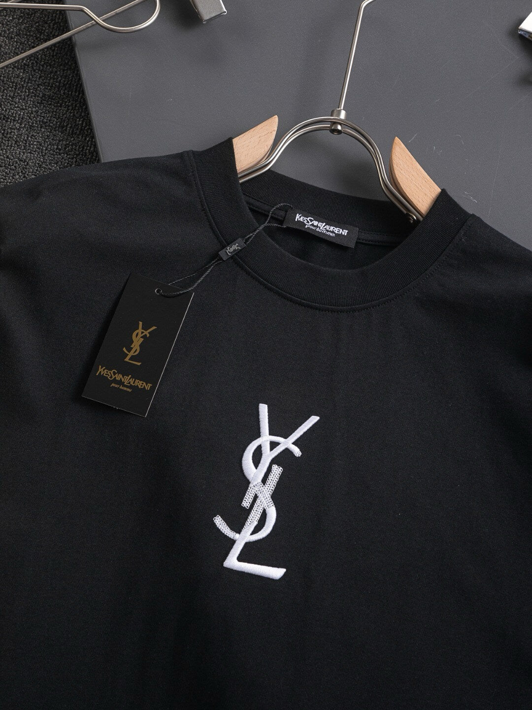 Nueva camiseta bordada