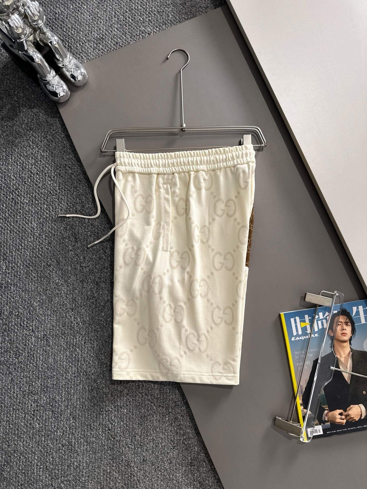 Short à poches plaquées et imprimé all-over