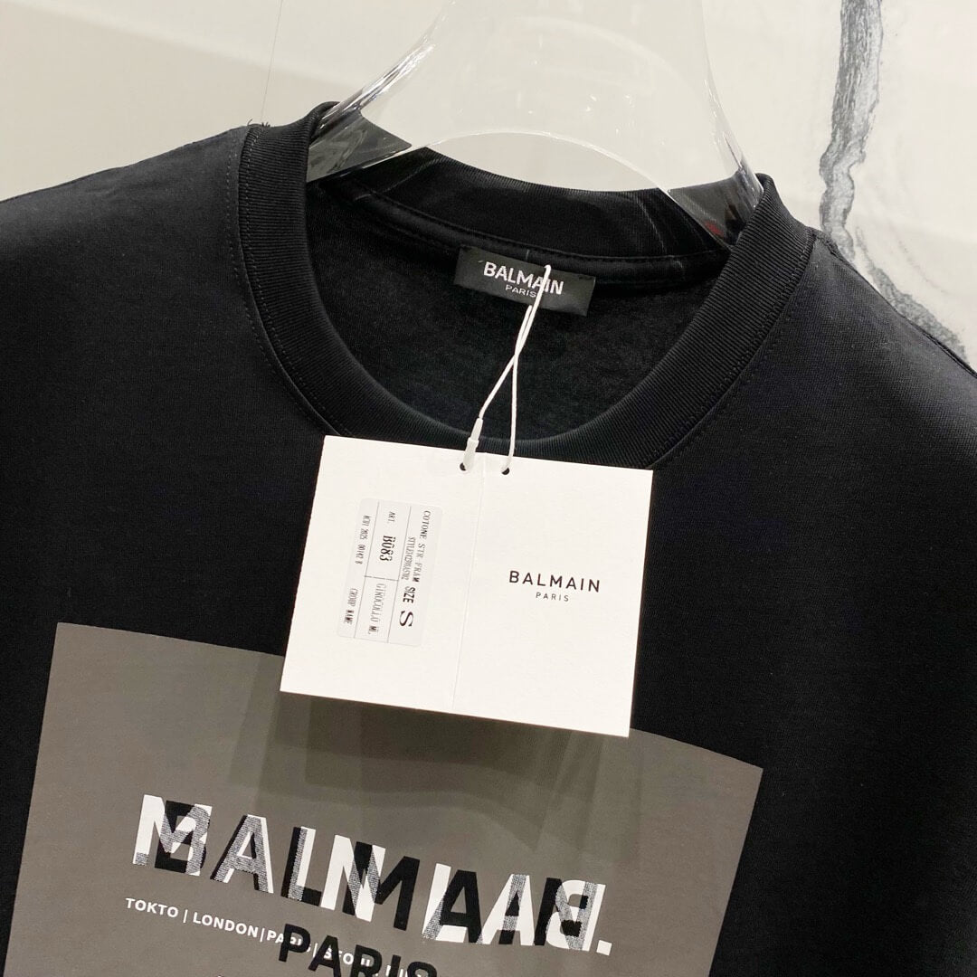 Camiseta con el alfabeto de París