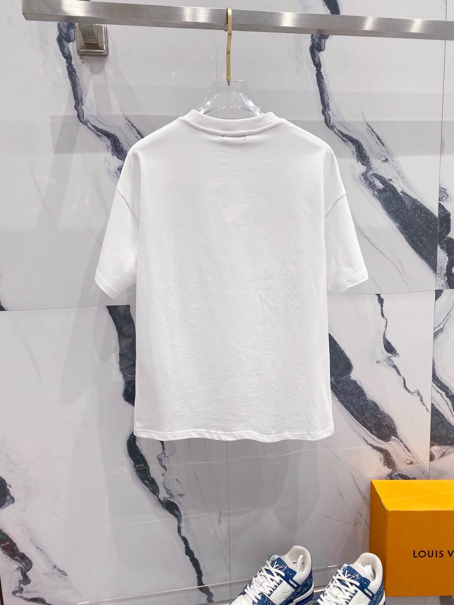 Camiseta con estampado de letras de doble sombra