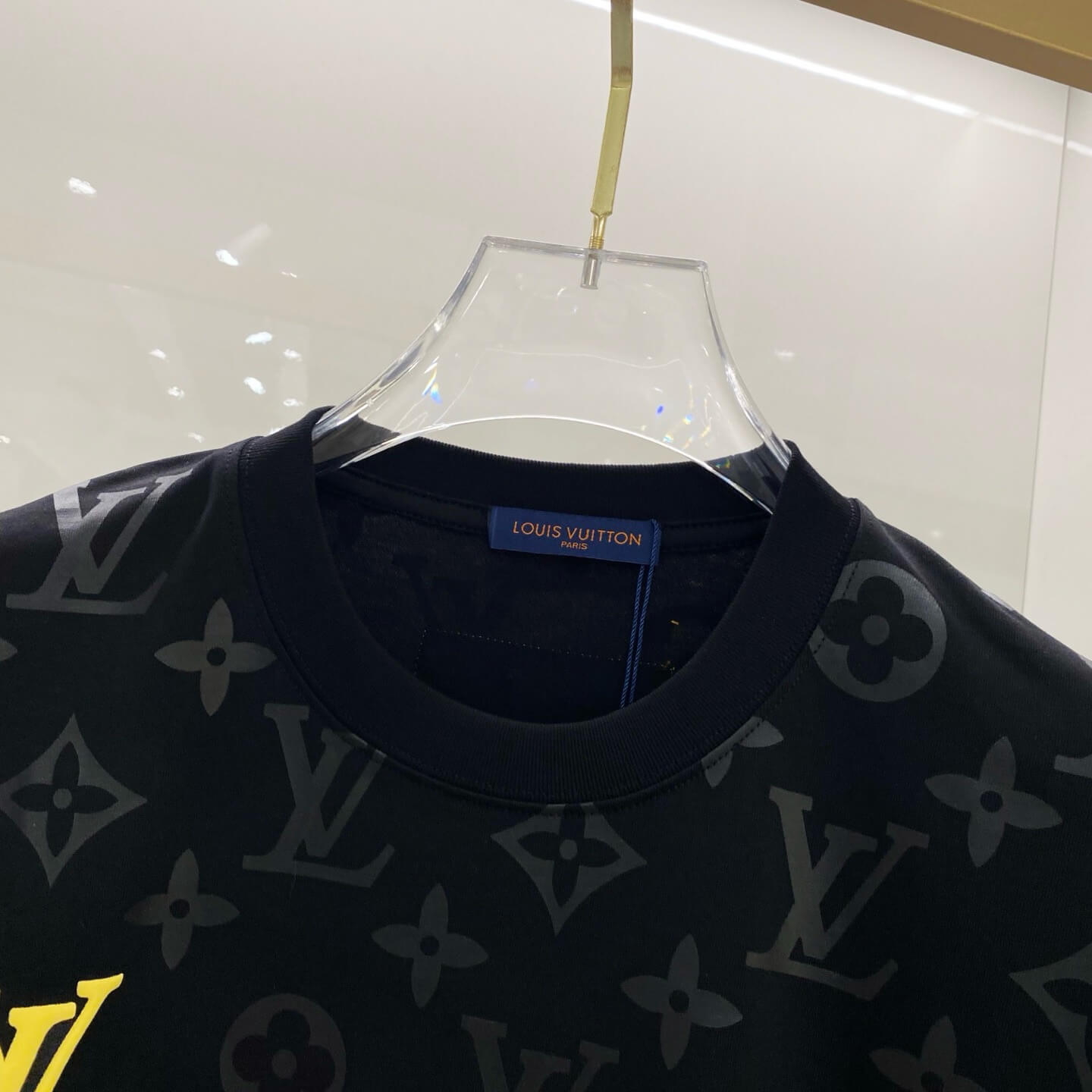 Camiseta con estampado a todo color