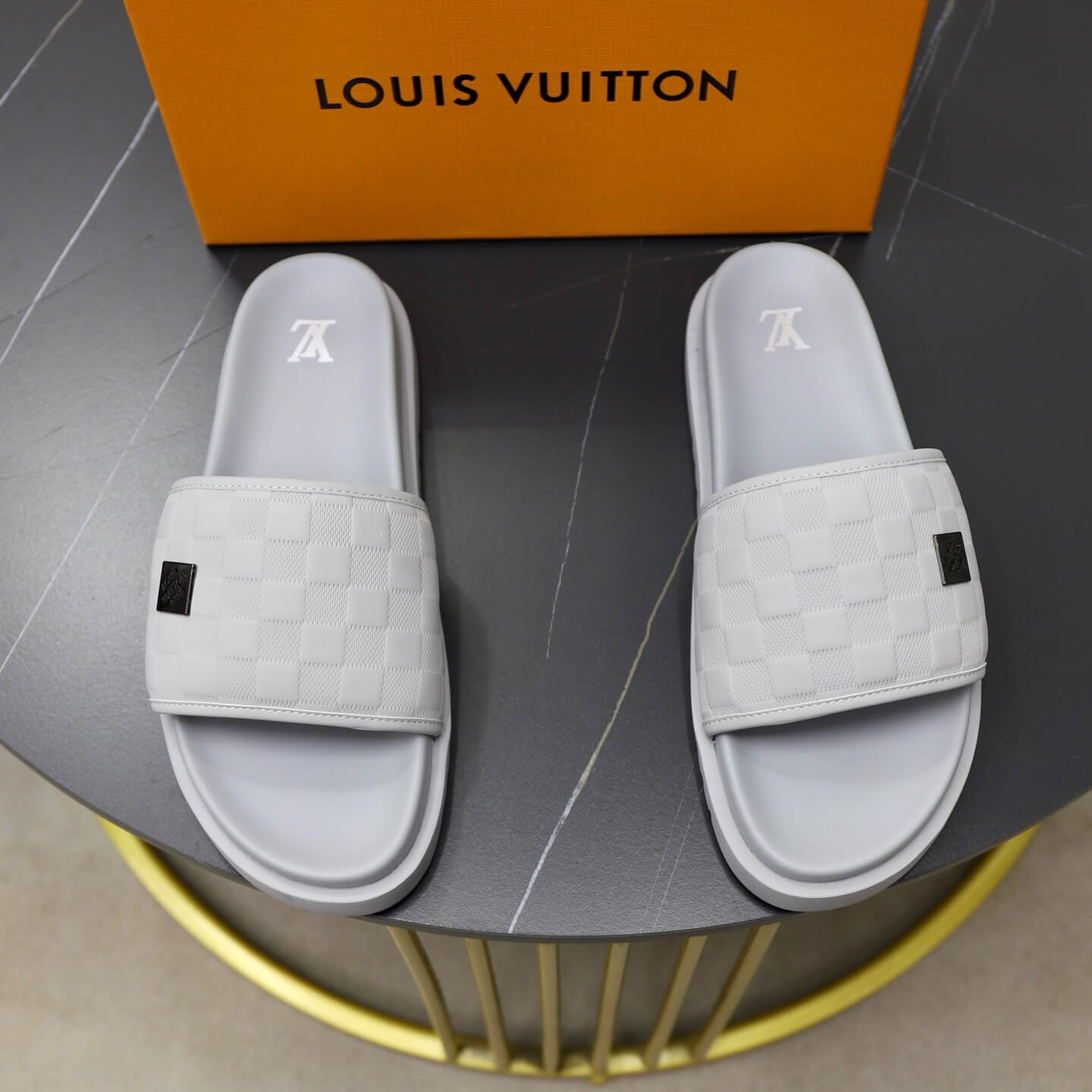 Pantuflas con diseño de bloques multicolor