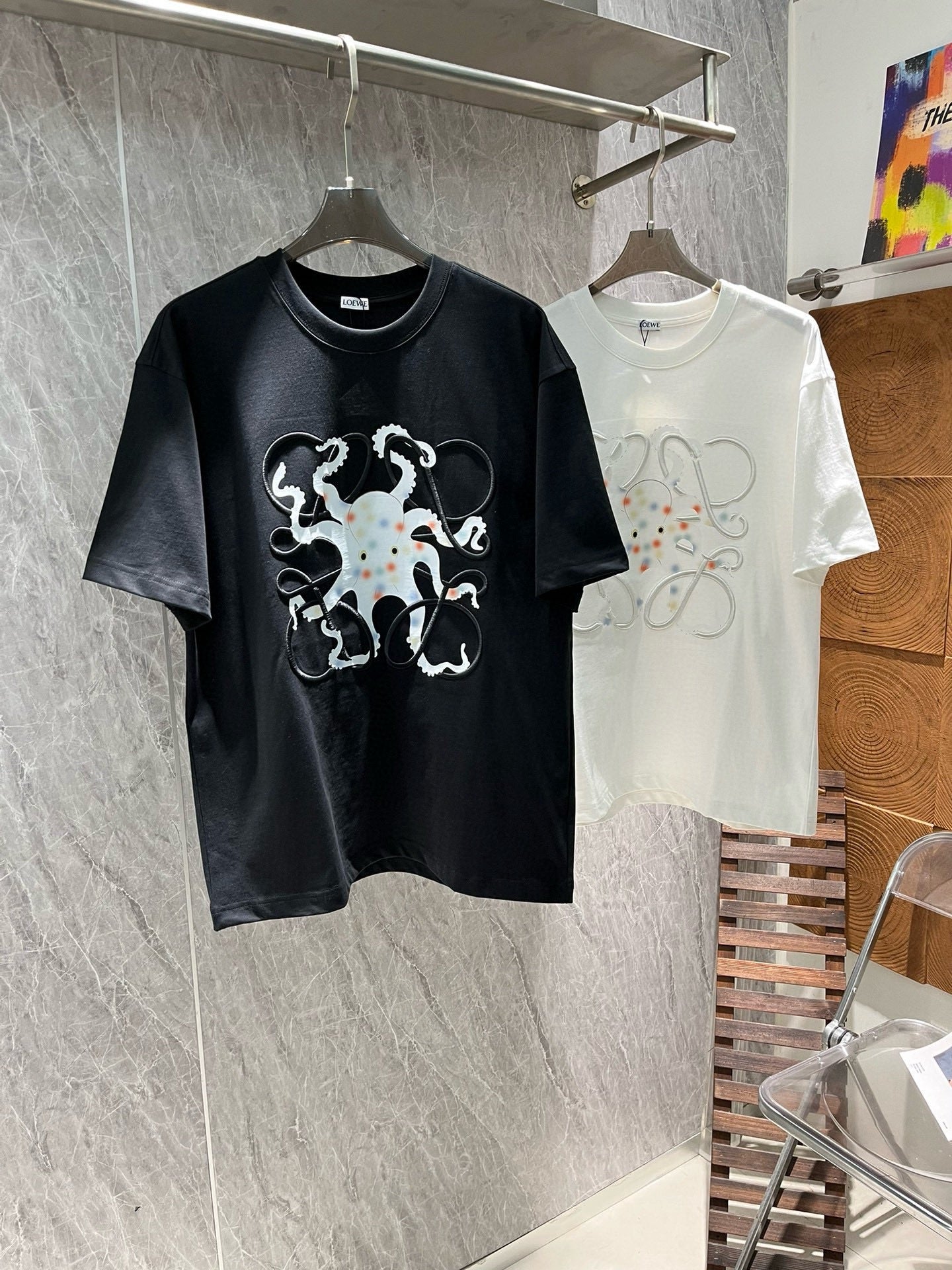 Camiseta con bordado de pulpo