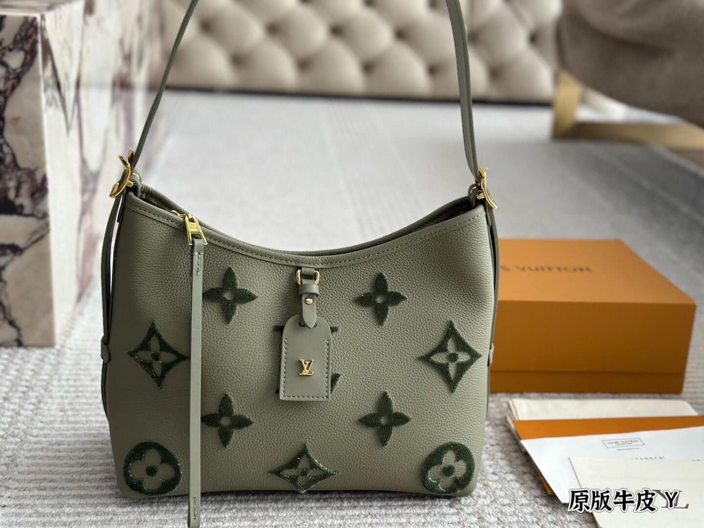 Bolso pequeño para uso diario con relieve