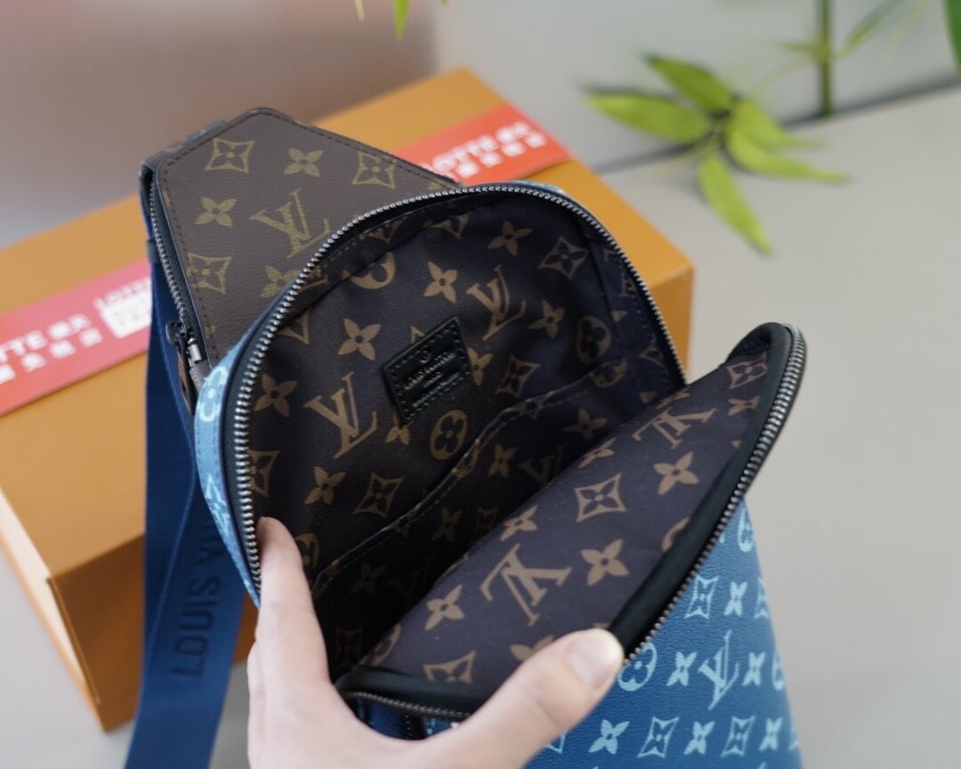 Bolso de pecho clásico con estampado completo y bloques de color