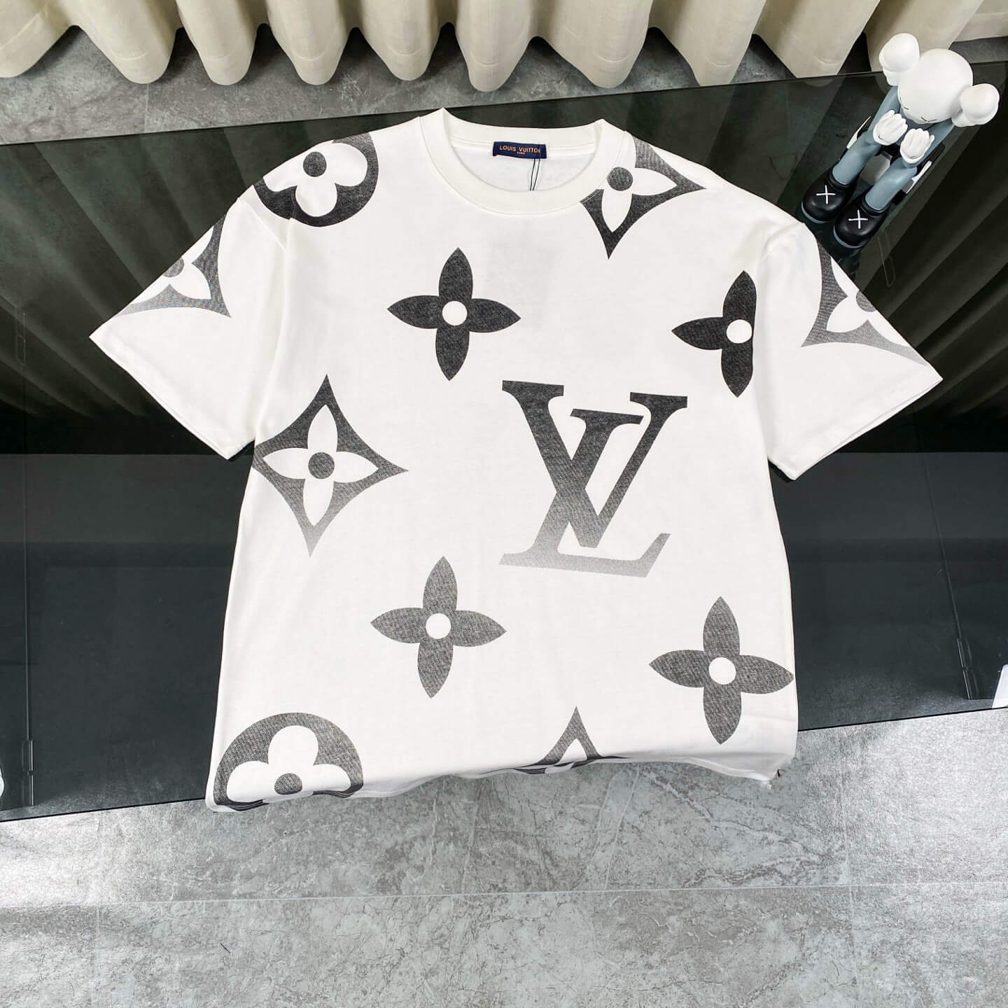 Camiseta con estampado degradado por toda la prenda