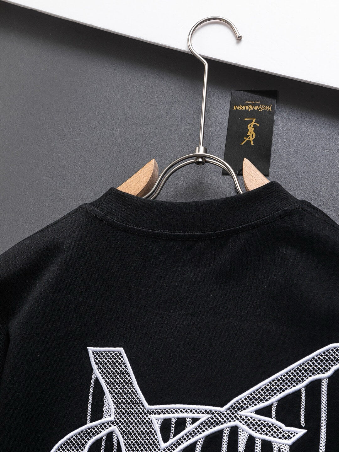 Nueva camiseta bordada