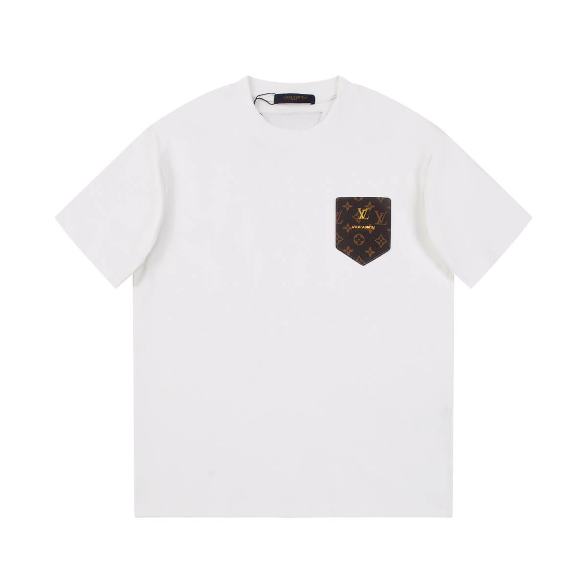 Camiseta con chapa con patrón de metal