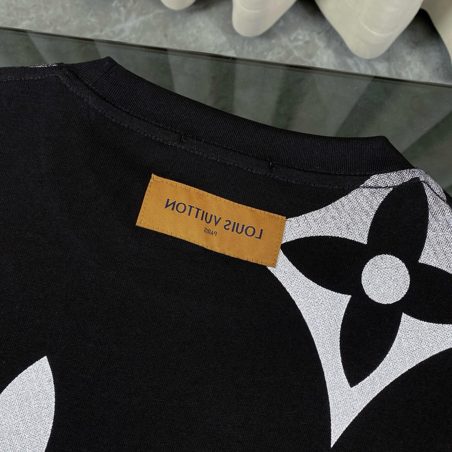 Camiseta con estampado degradado por toda la prenda