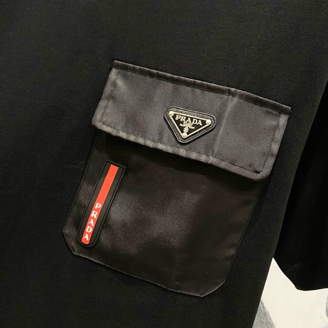 Camiseta con diseño de bolsillo en el pecho