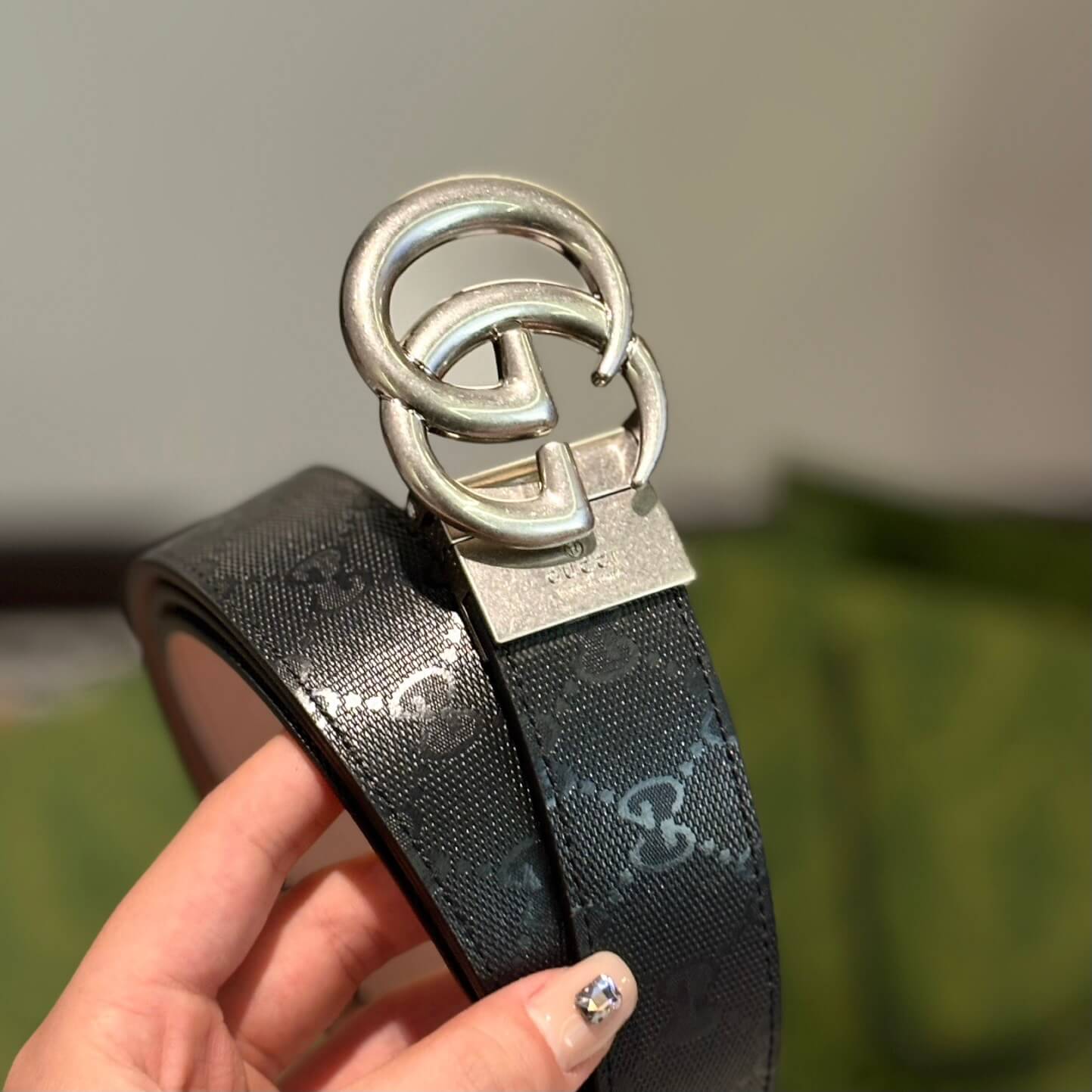 Ceinture élégante en cuir imprimé brillant sur toute la surface