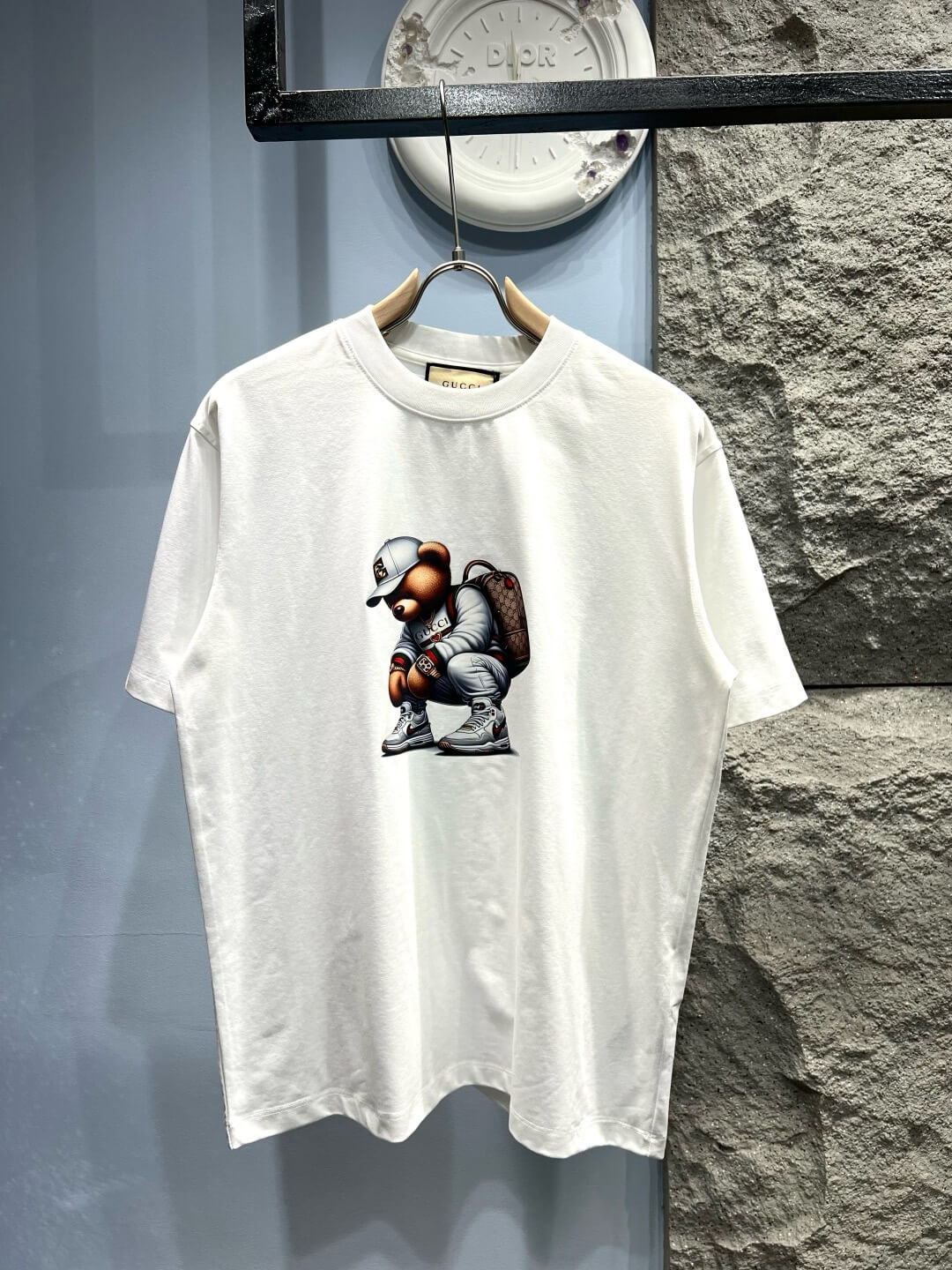 Camiseta con estampado de oso
