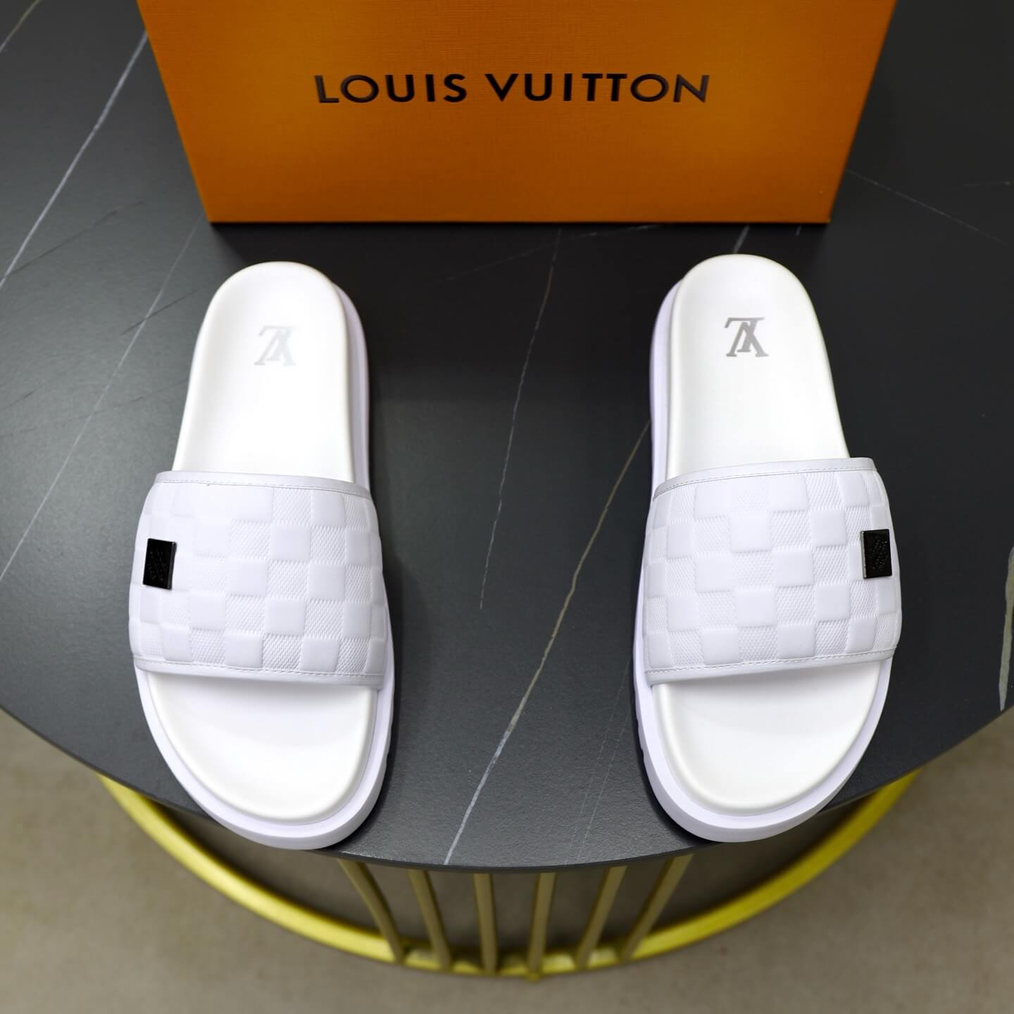 Pantuflas con diseño de bloques multicolor