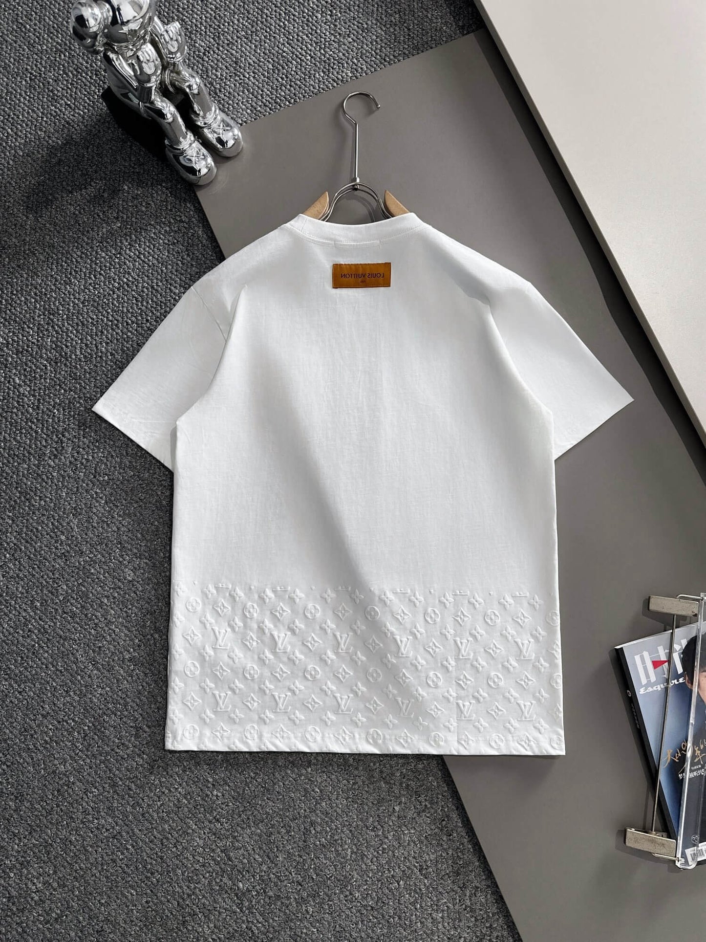 Nueva camiseta con bolsillo en el pecho