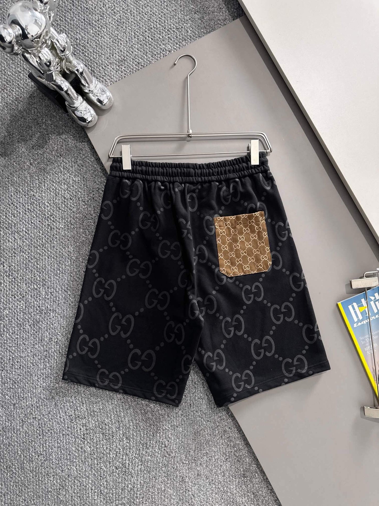 Short à poches plaquées et imprimé all-over