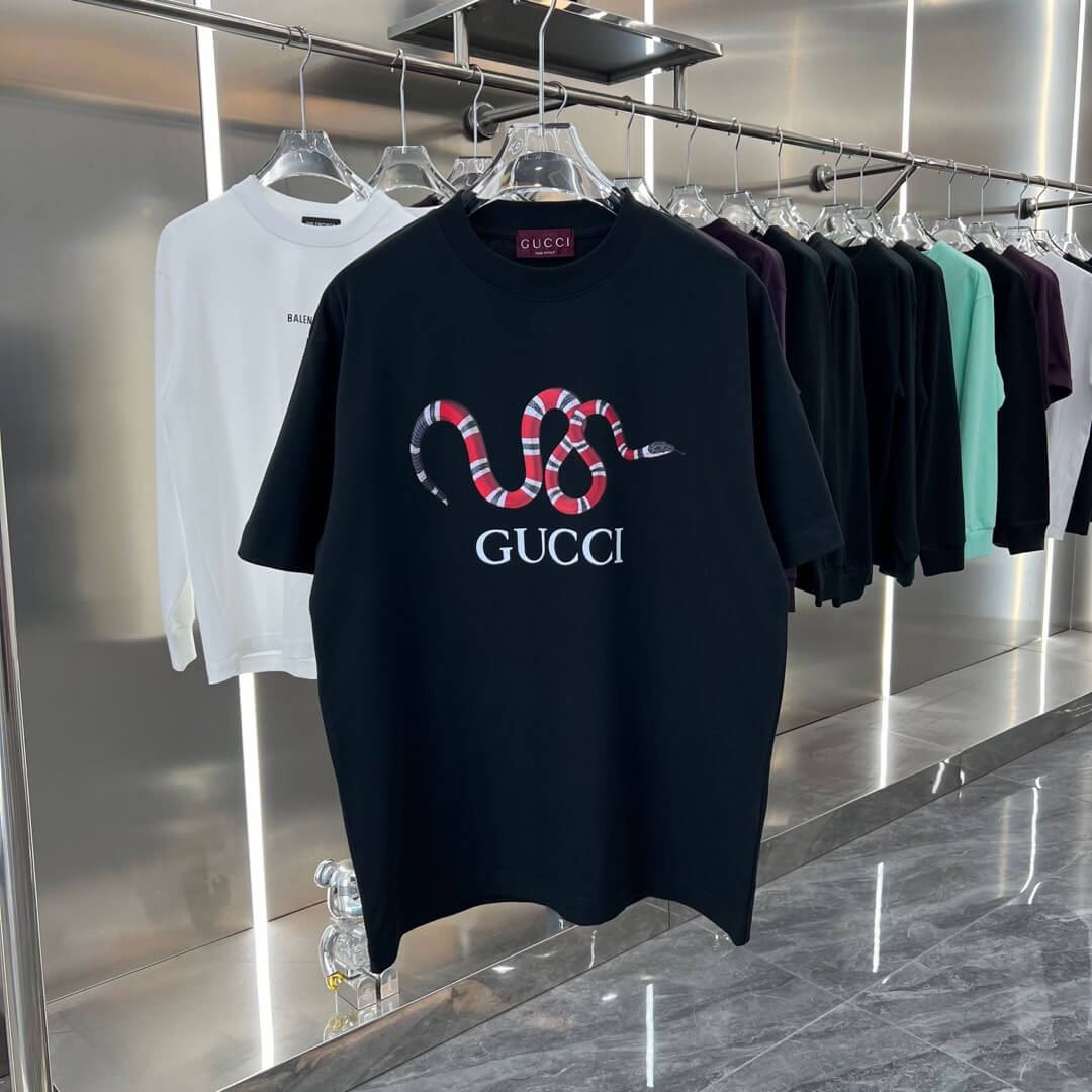 Camiseta con estampado de serpiente 2025