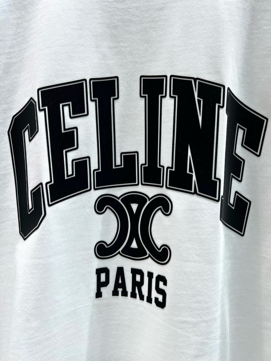 Camiseta clásica con estampado de letras