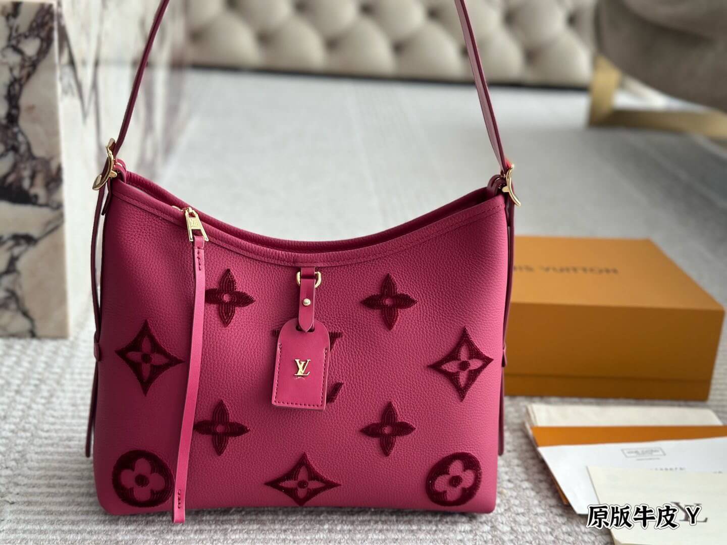 Bolso pequeño para uso diario con relieve