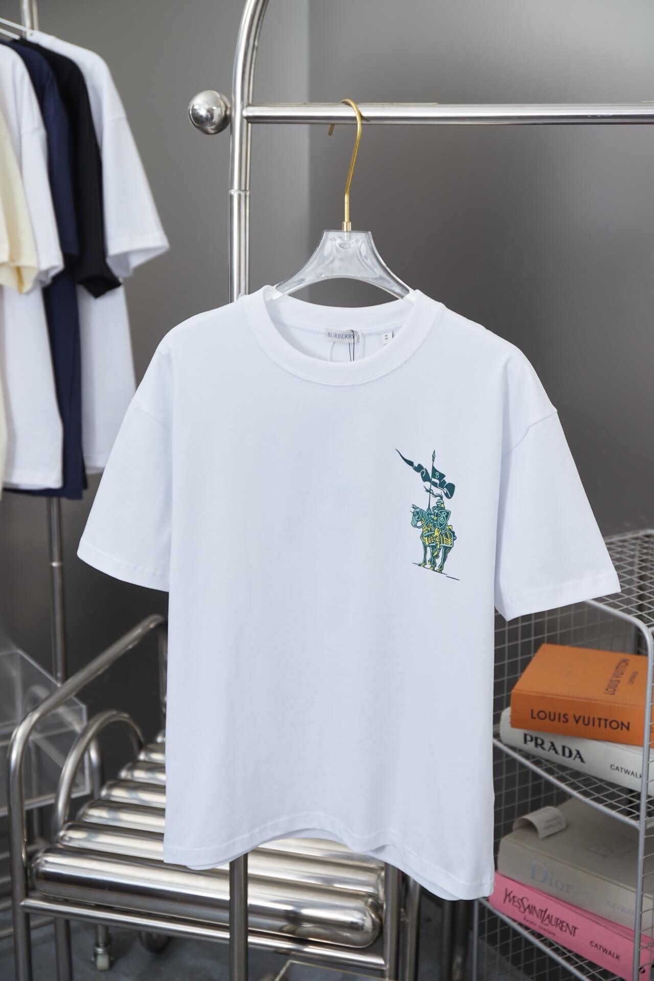 Camiseta con estampado de caballero