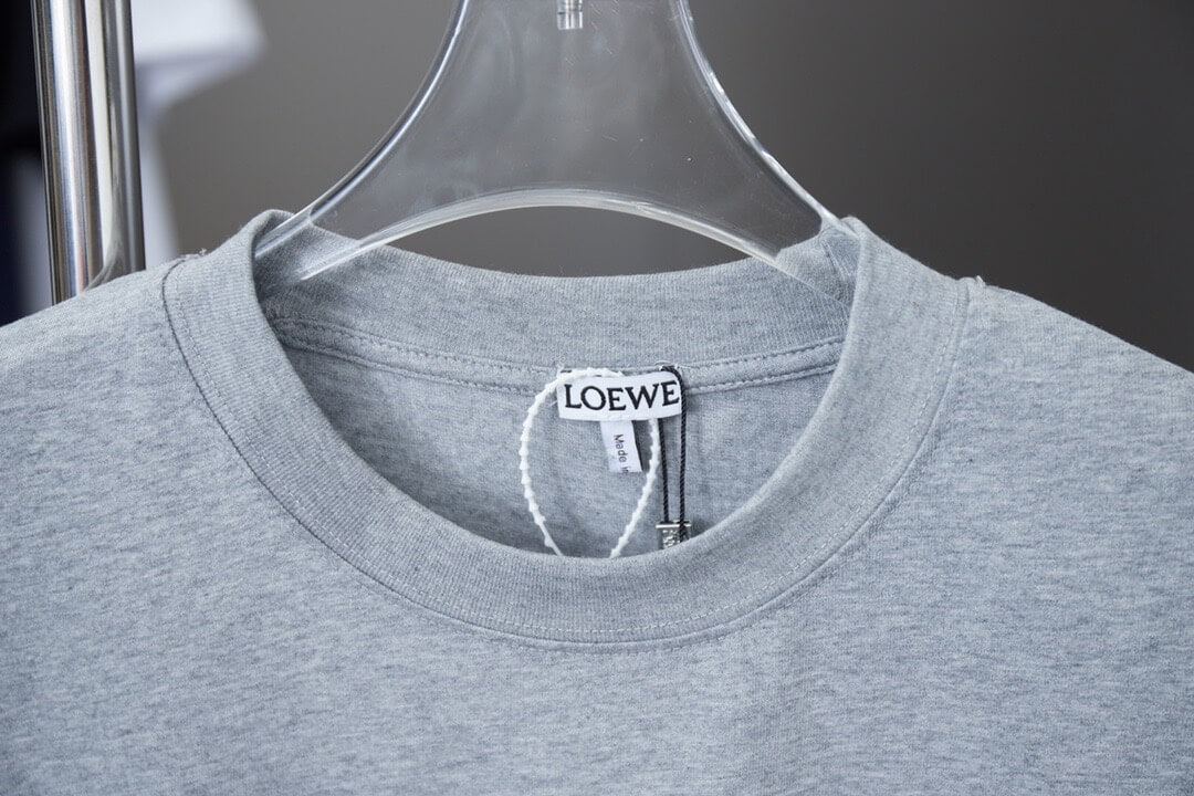Camiseta con bordado de conejo