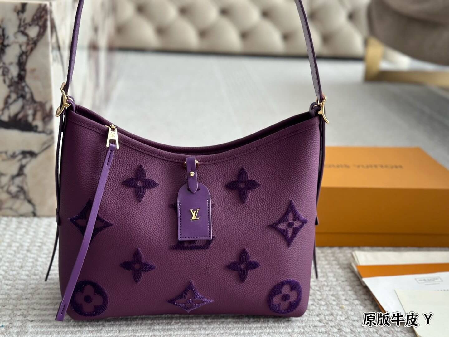 Bolso pequeño para uso diario con relieve