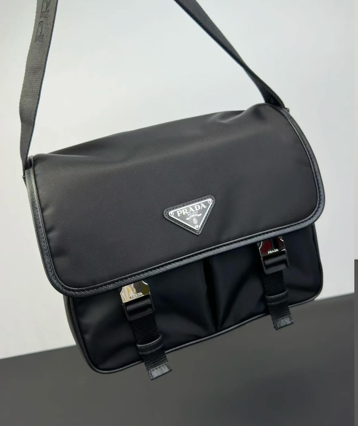 Bolso bandolera sencillo de nailon