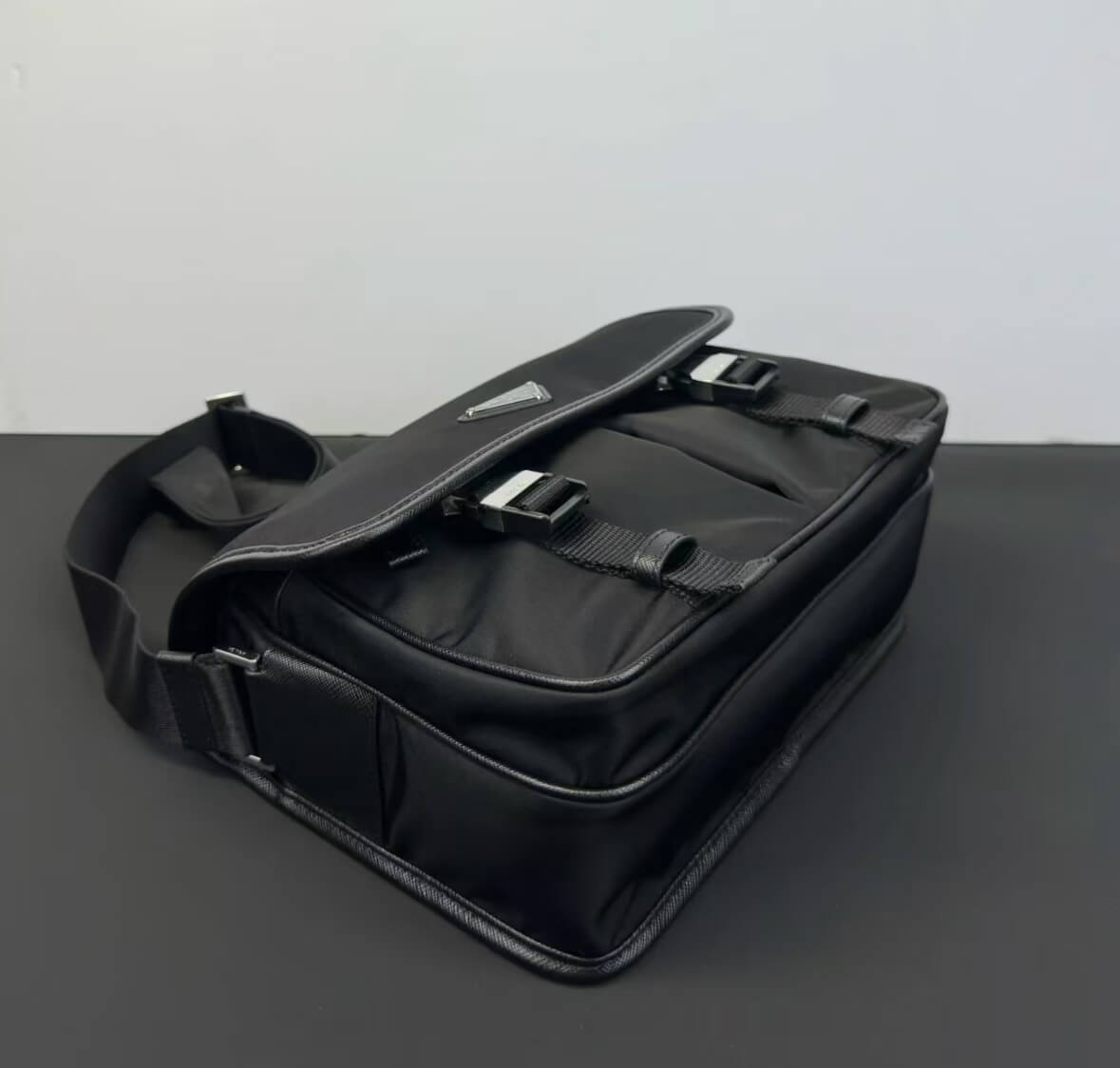 Bolso bandolera sencillo de nailon