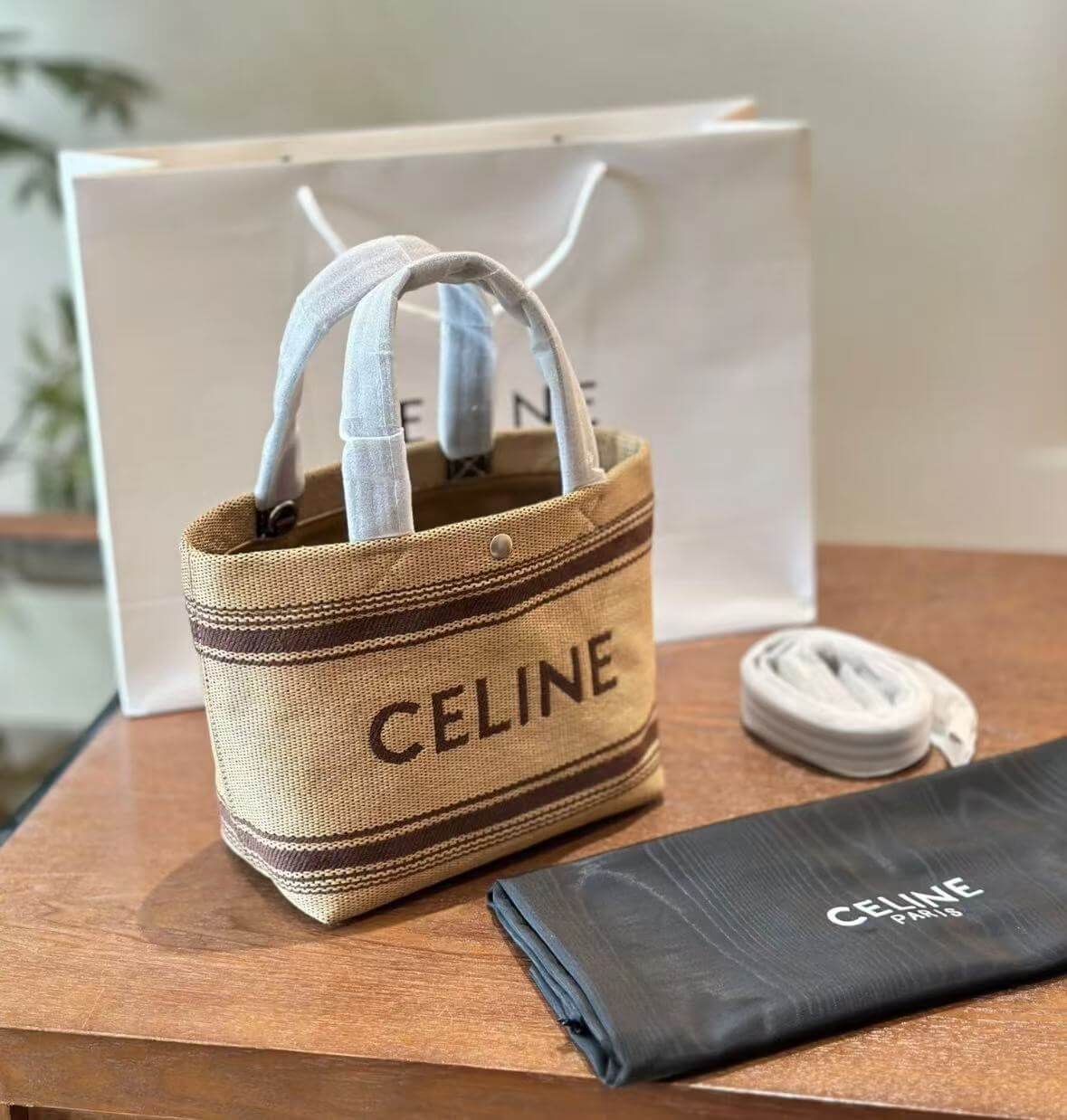 Mini bolso tote estilo vacaciones sencillo