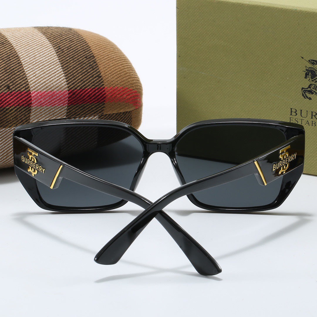 Gafas de sol con montura cuadrada