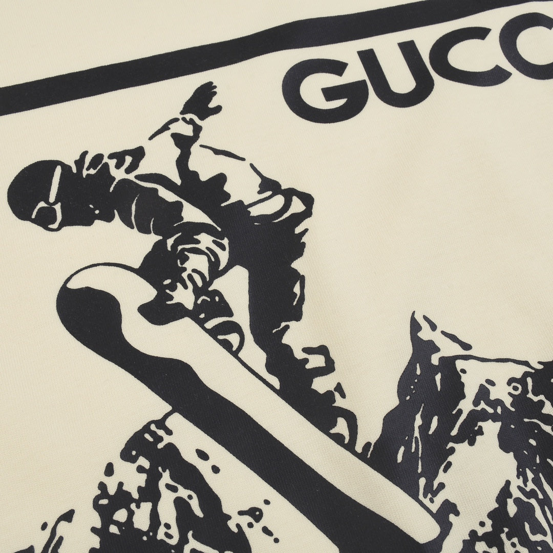 Camiseta con estampado de montaña nevada
