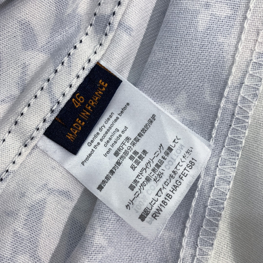 Chaqueta vaquera con estampado floral por todas partes