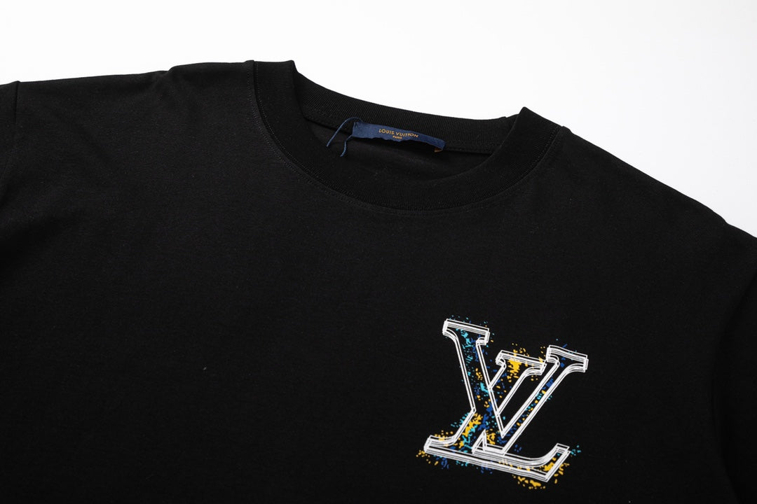 Camiseta con estampado de grafiti amarillo