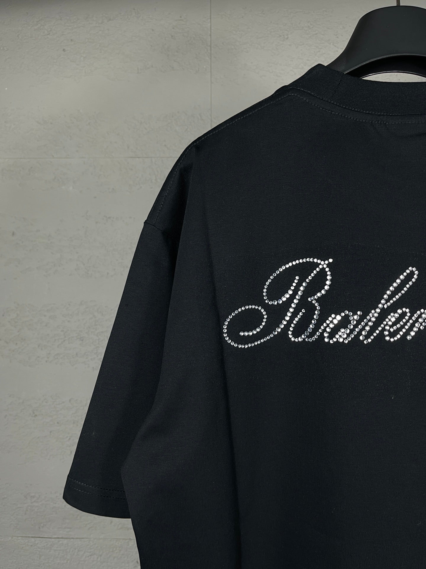 Camiseta con letras de diamante
