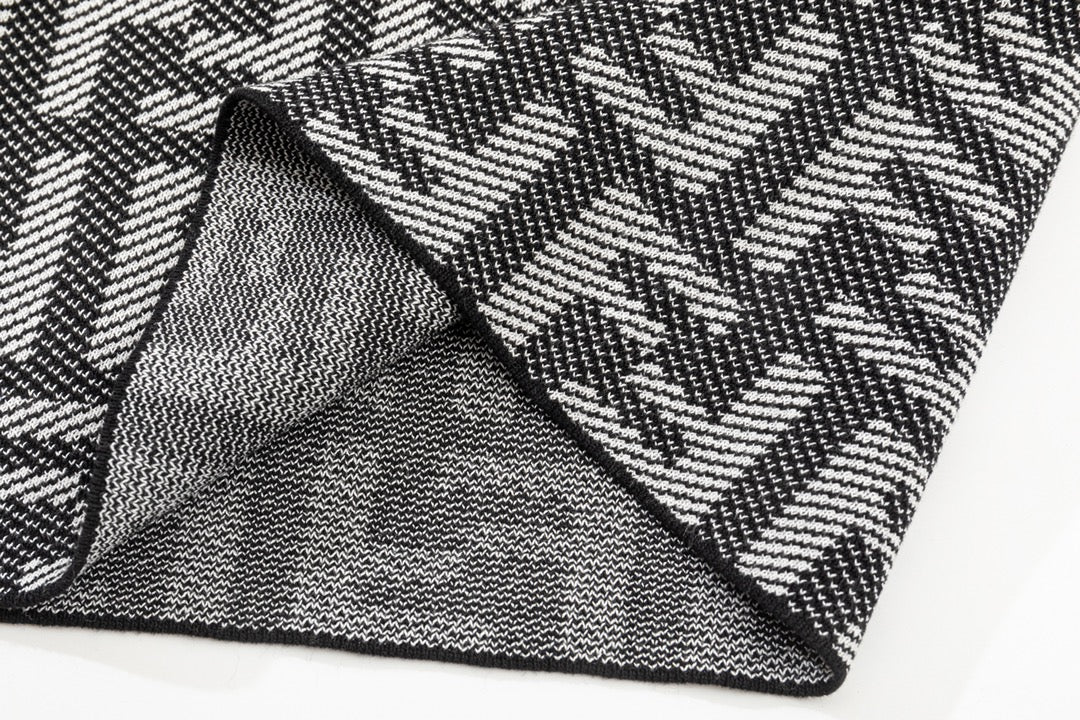 Full Jacquard Shorts