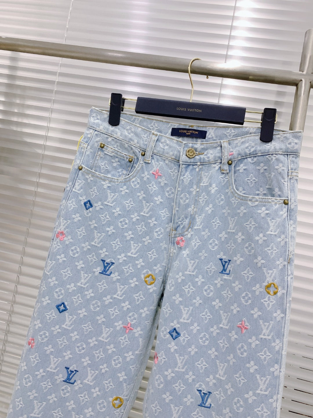 Pantalones cortos de mezclilla populares