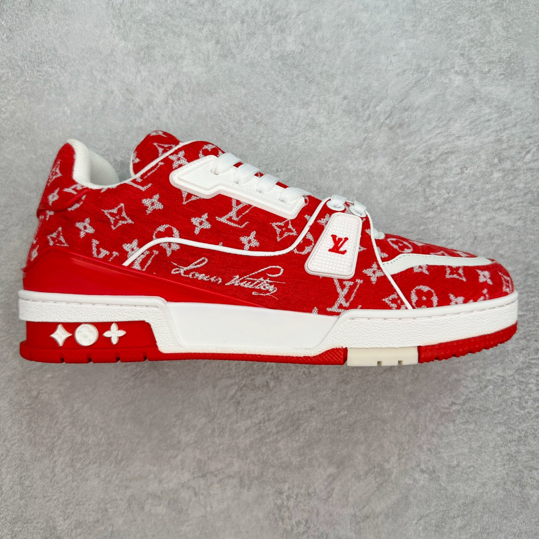 Zapatos clásicos rojos
