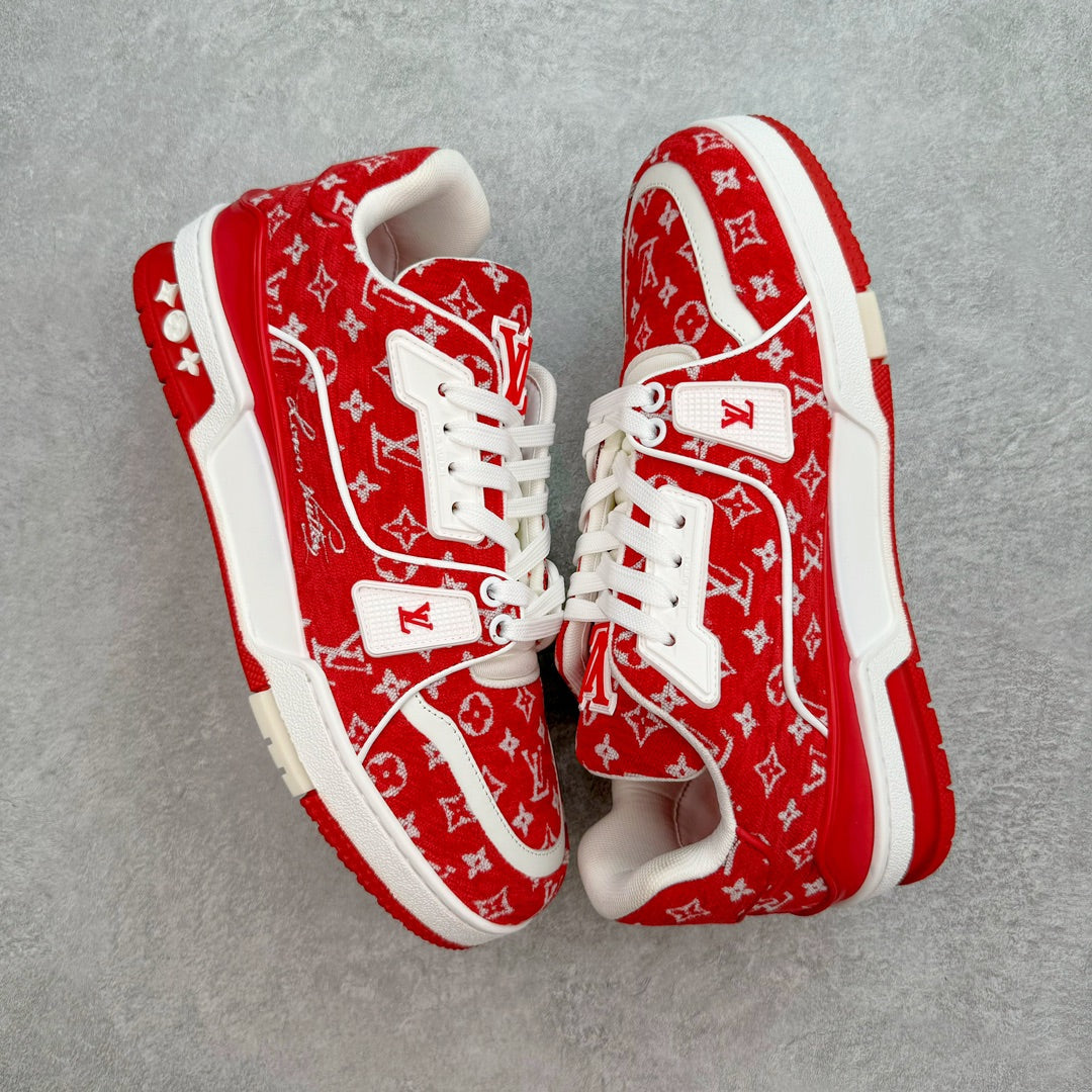 Zapatos clásicos rojos
