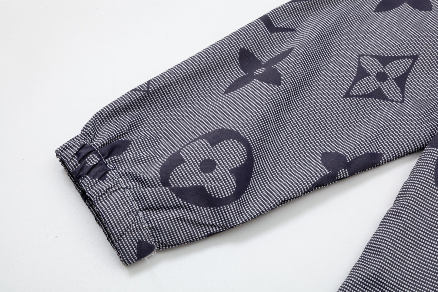 Chaqueta cortavientos con estampado integral