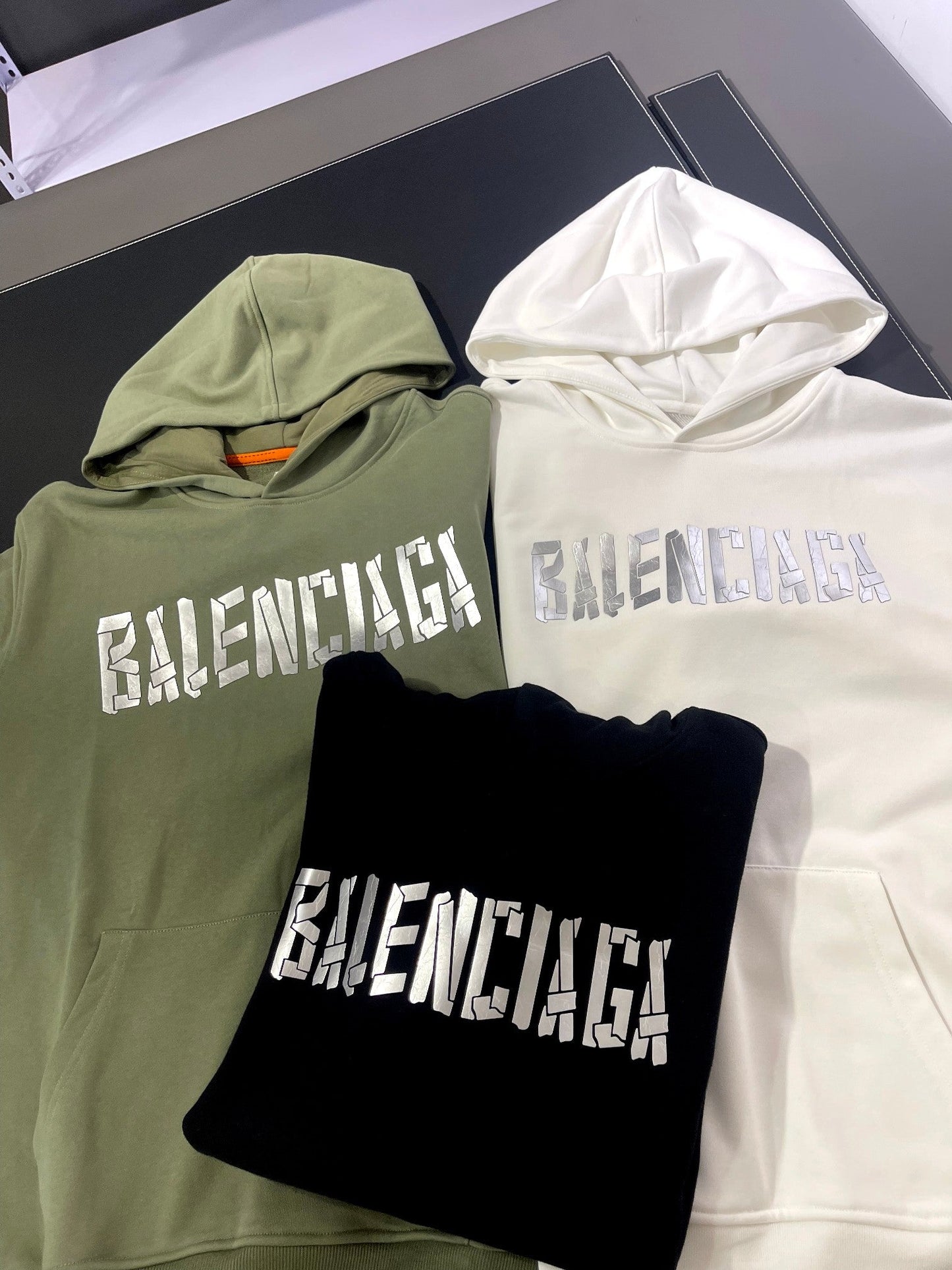 Sudadera con capucha clásica con estampado de letras