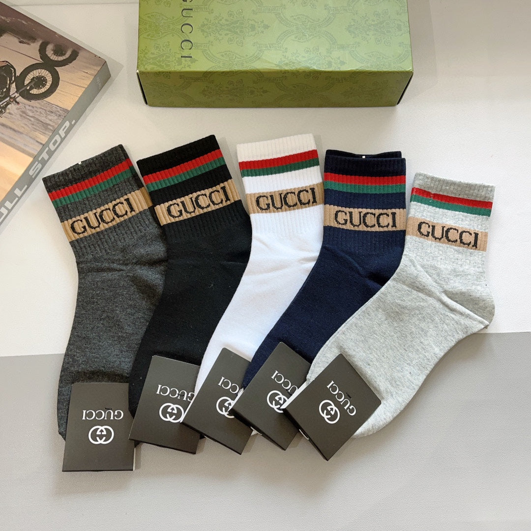 Calcetines con letras clásicas