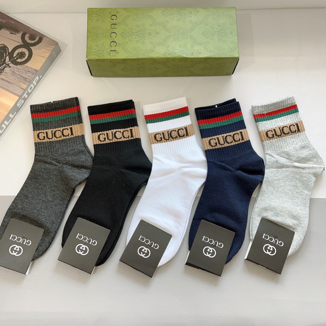 Calcetines con letras clásicas