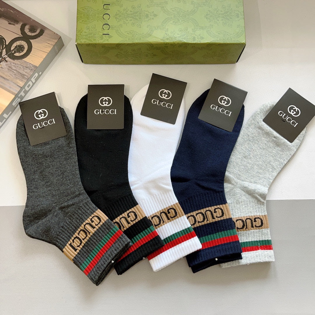 Calcetines con letras clásicas