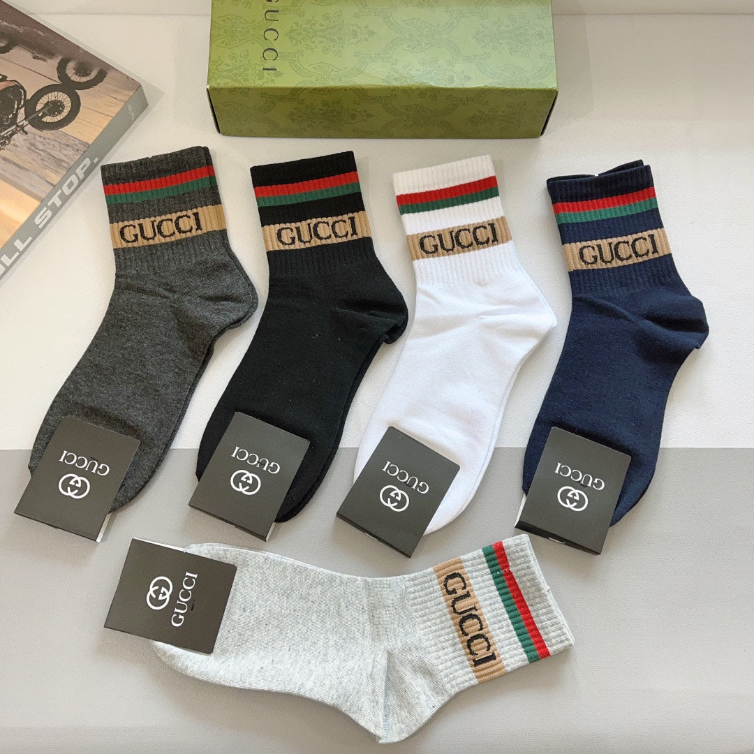 Calcetines con letras clásicas