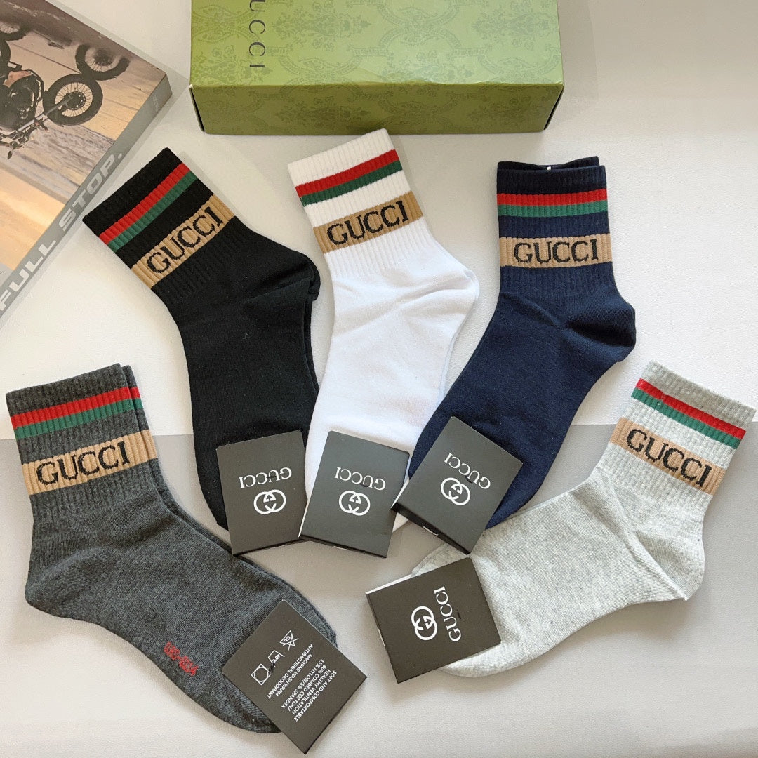 Calcetines con letras clásicas